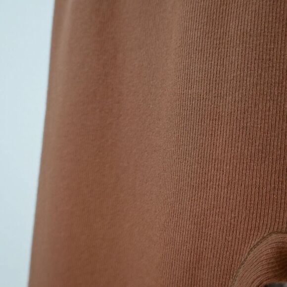 Everlane The Seamless Legging in Acorn Light Brown Size M/L NWOT - Picture 11 of 12